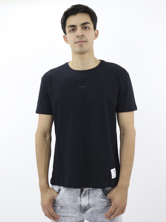 Playera lisa estándar fit en tono negro