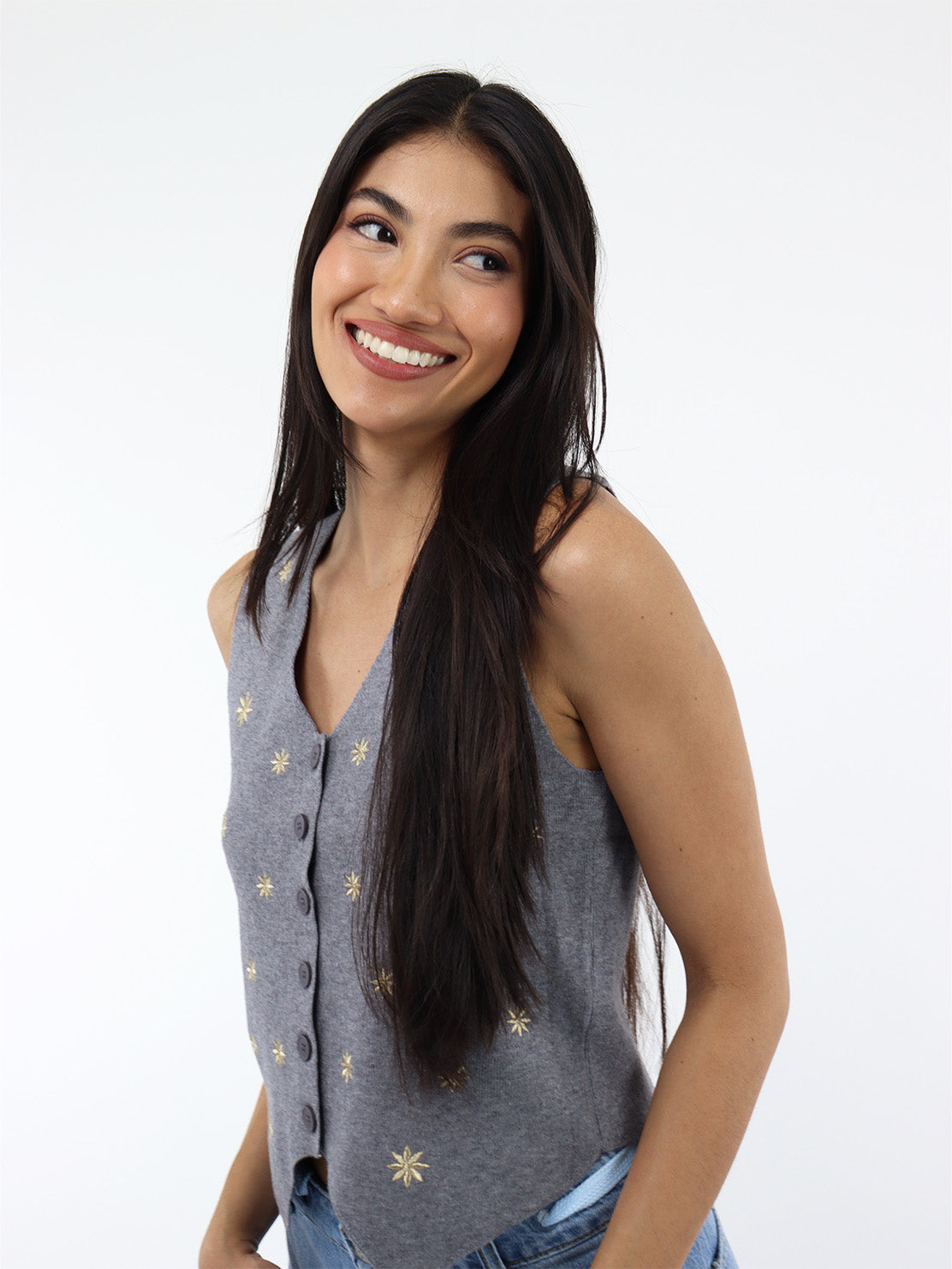 Chaleco gris en cuello V con detalle floral