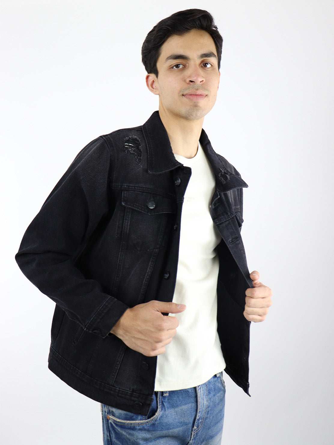 Chamarra denim negro deslavado