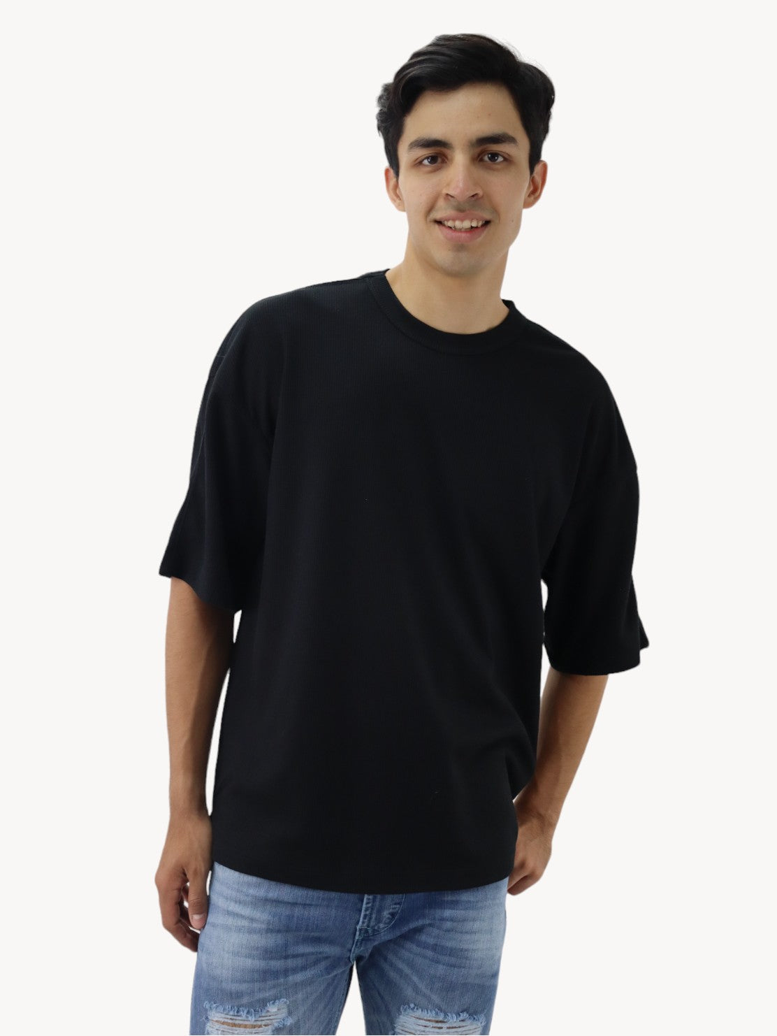 Playera oversize manga corta de color negro