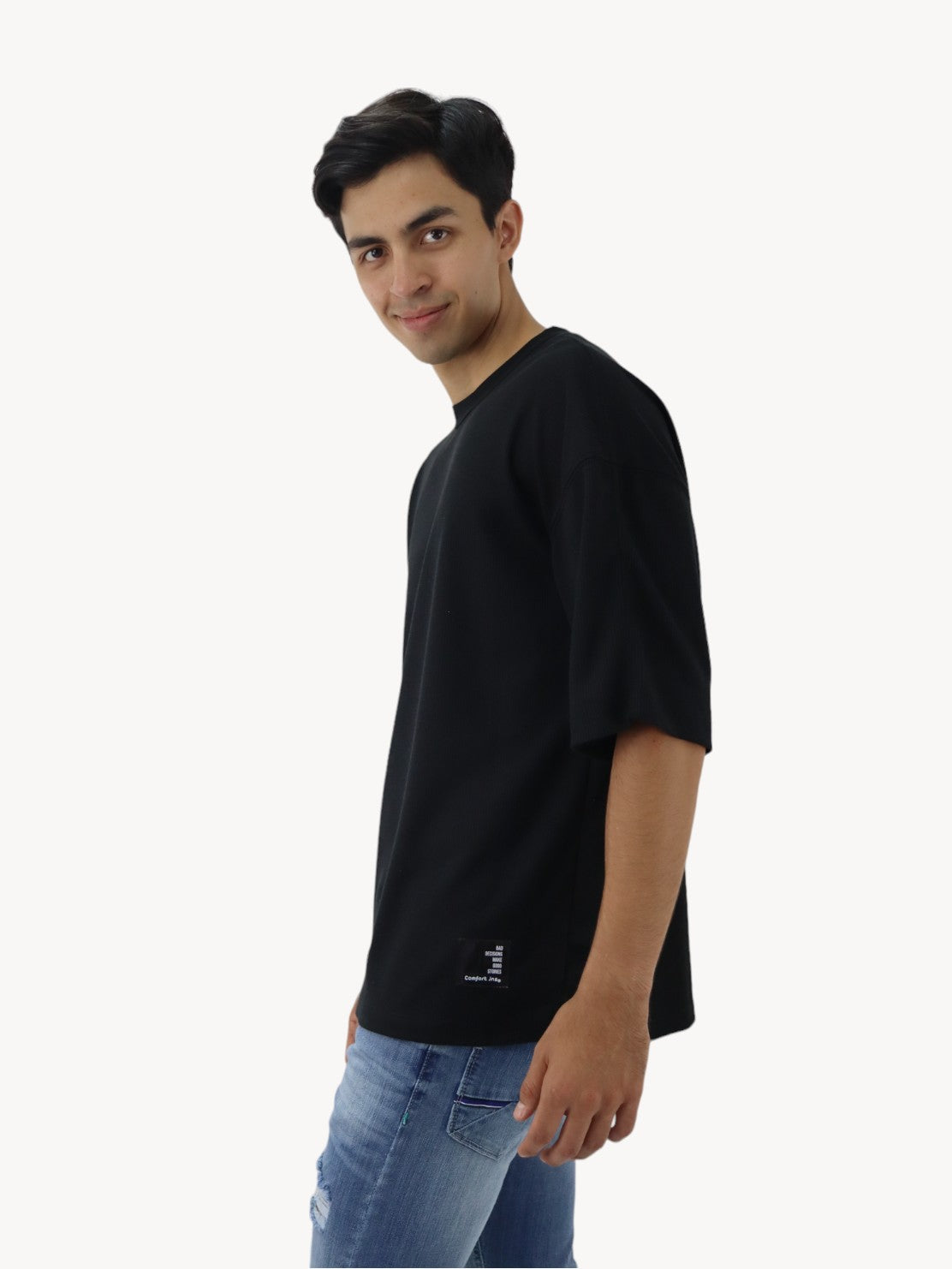 Playera oversize manga corta de color negro