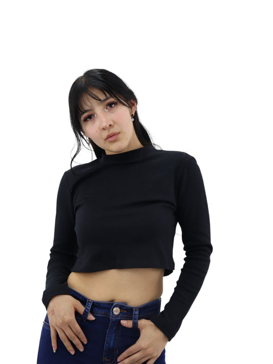 Playera manga larga de color negro