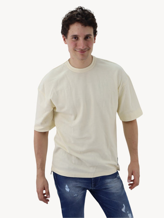 Playera oversize manga corta de color hueso