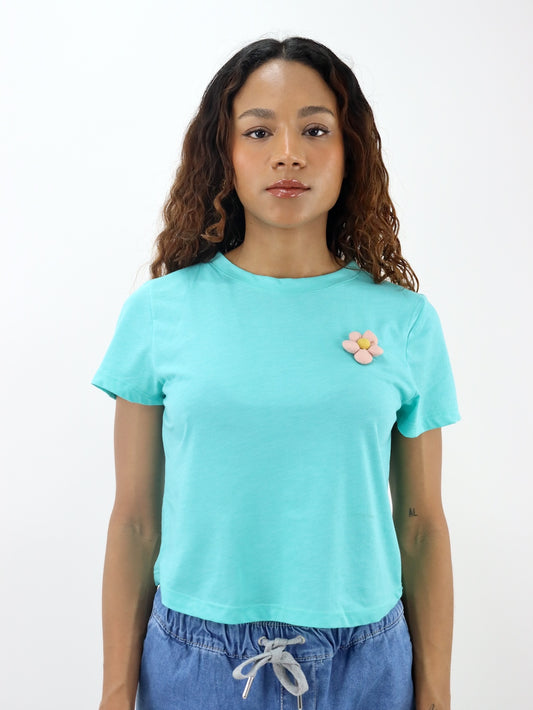Playera manga corta con diseño floral