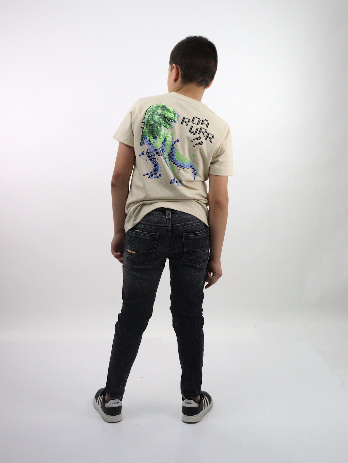 Jeans skinny de color negro deslavado