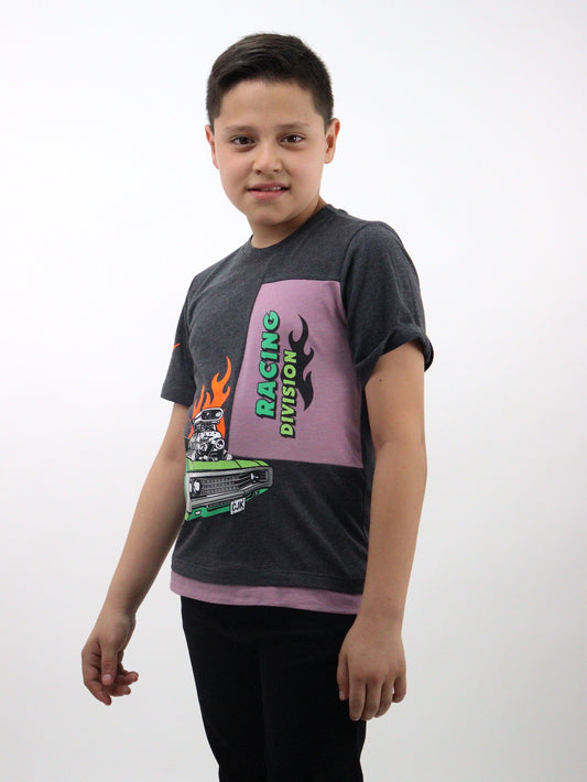 Playera manga corta de color combinado con estampado