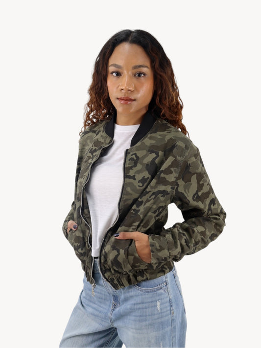 Chamarra bomber de camuflaje