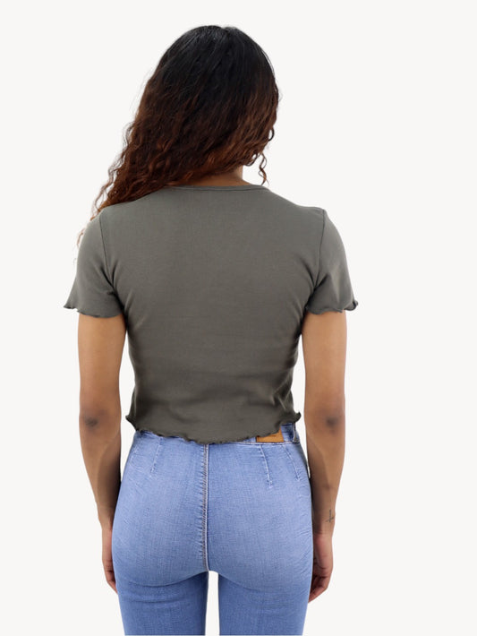 Playera de cuello cruzado color verde militar