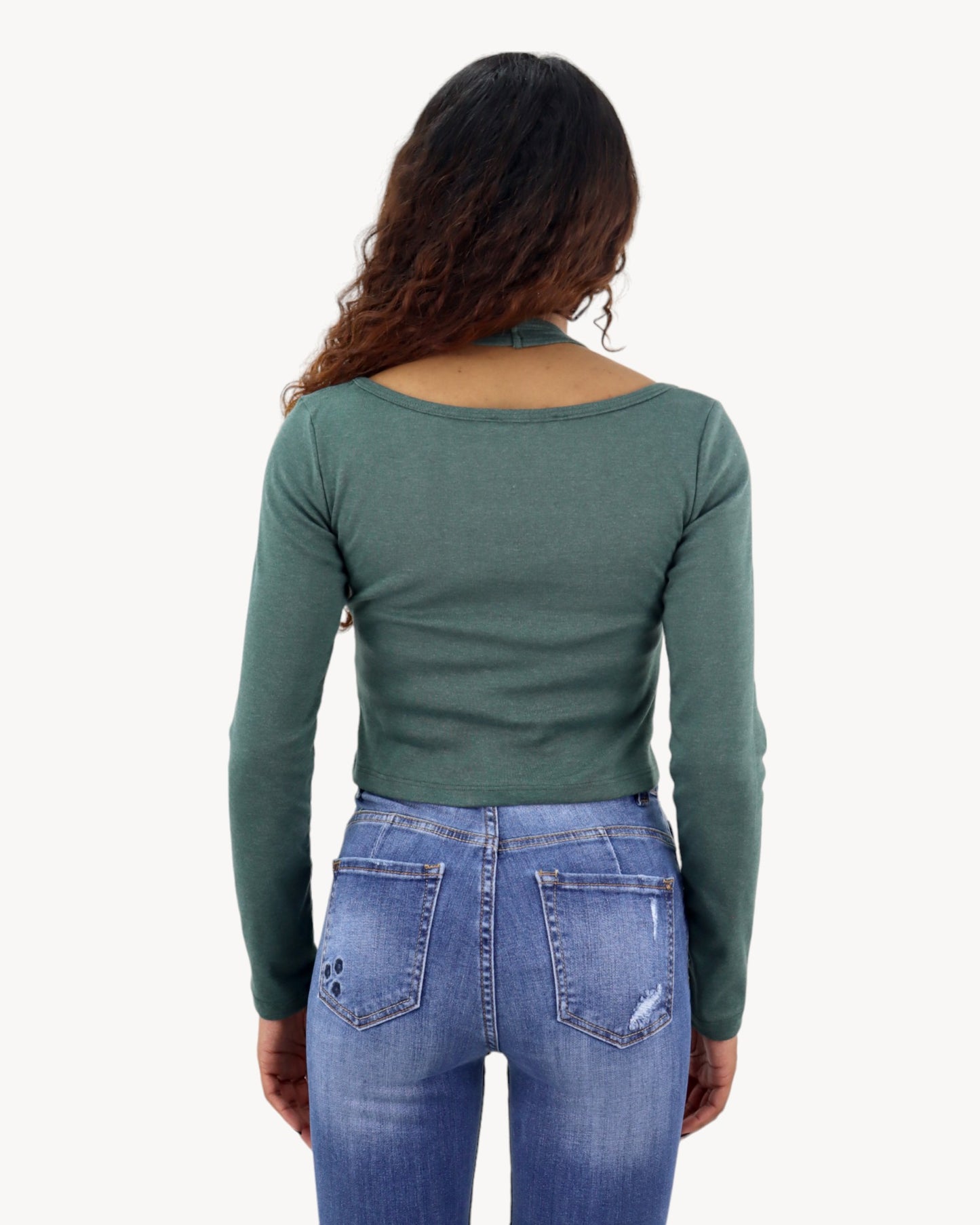 Playera descubierta con cuello alto verde