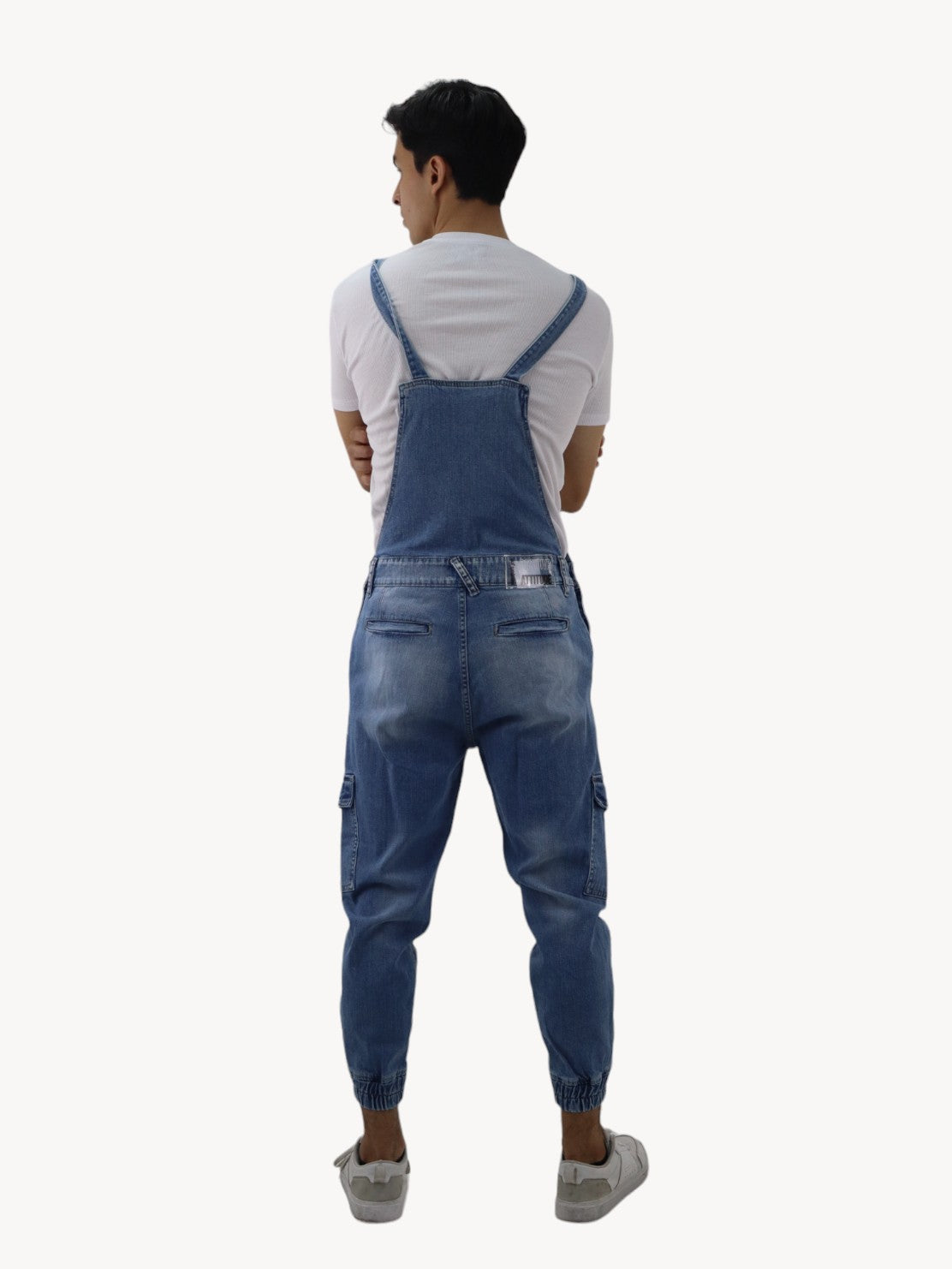 Peto cargo de color azul medio con destrucción