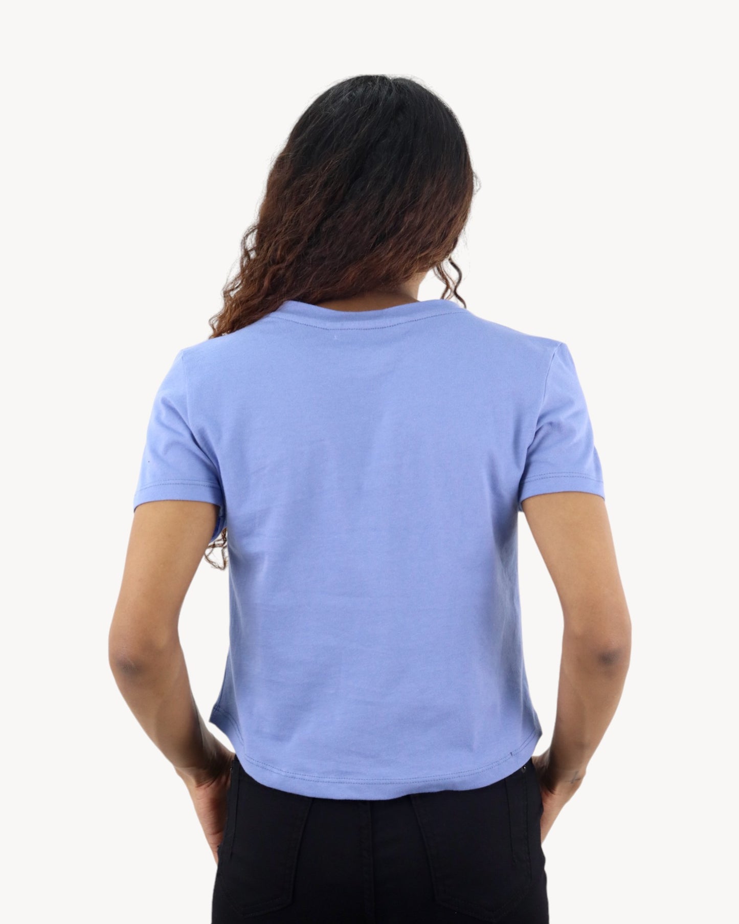 Playera manga corta con diseño floral