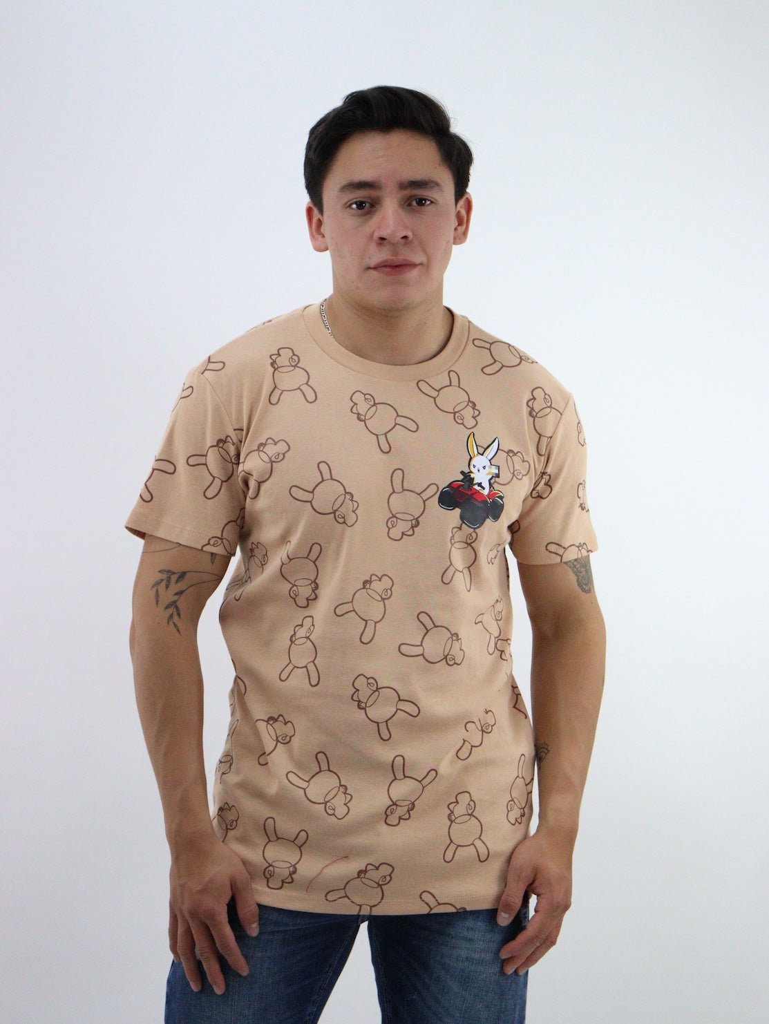 Playera manga corta con print de conejos