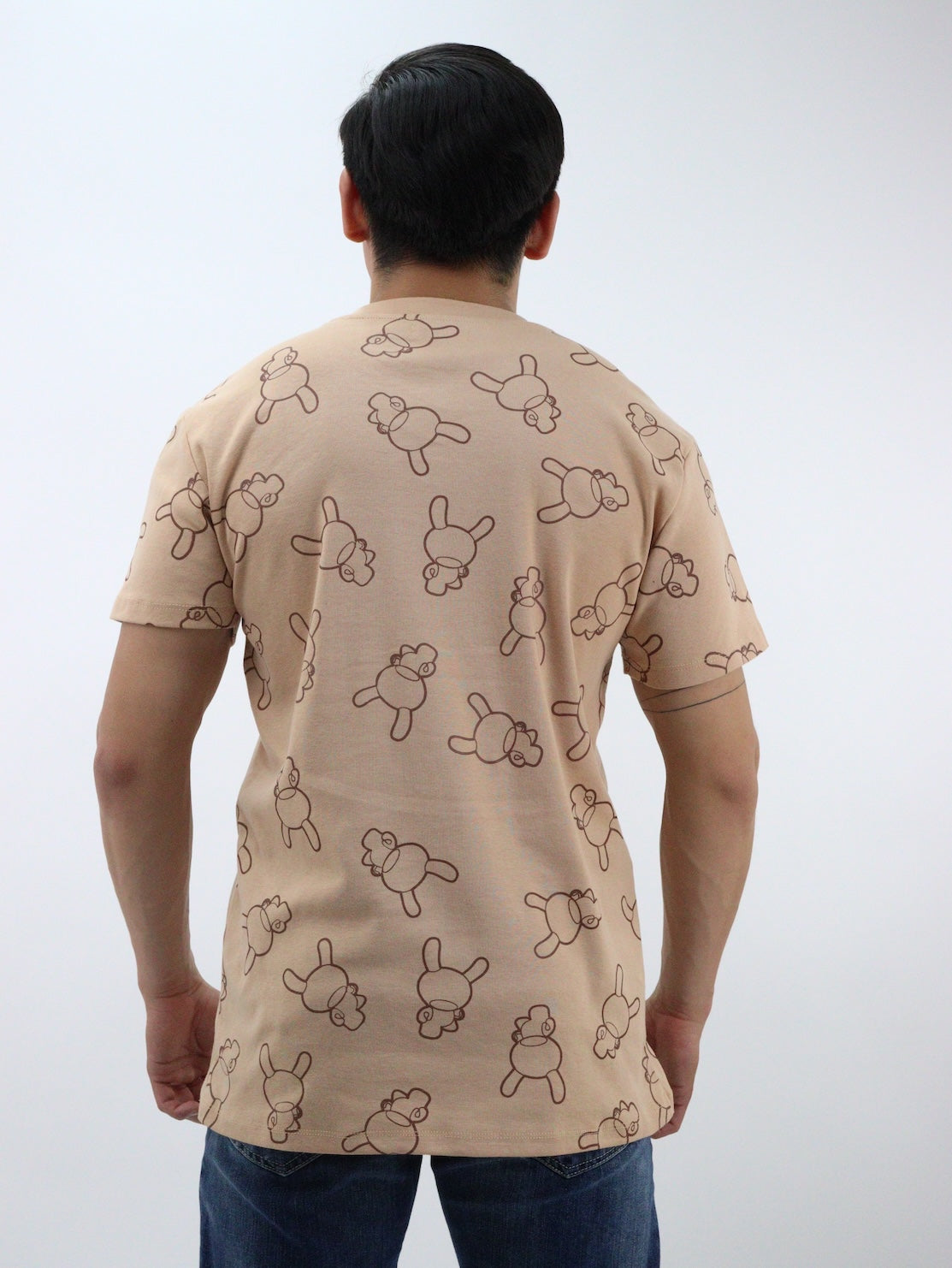 Playera manga corta con print de conejos