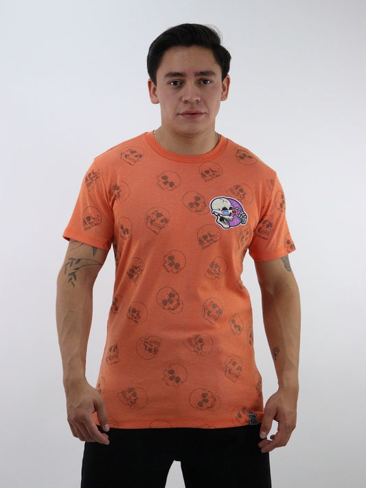 Playera manga corta con gráfico de cráneos