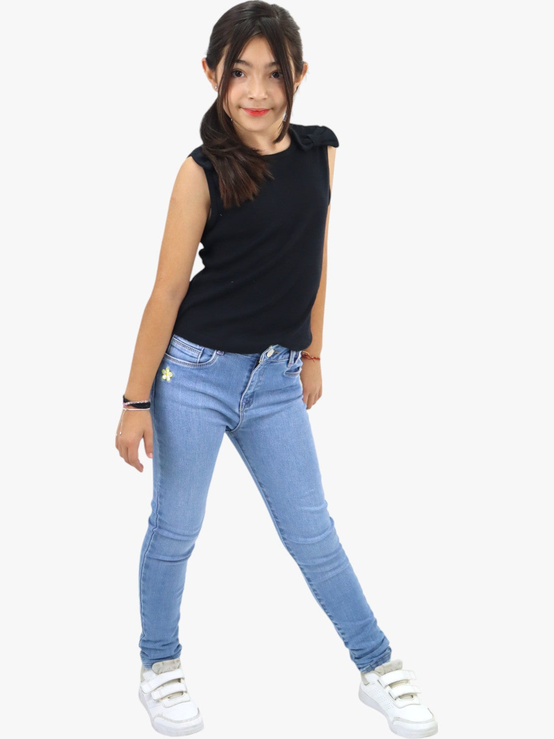 Jeans skinny azul claro con bordado floral