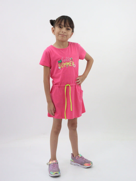 Vestido de color fucsia con print