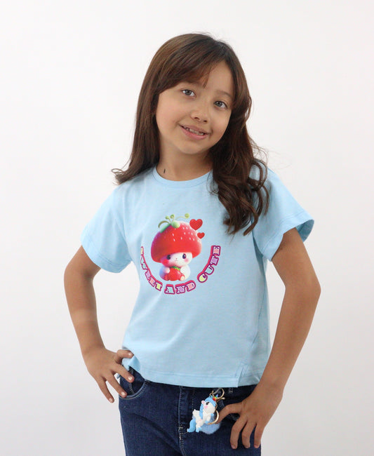 Playera manga corta de color azul con gráfico