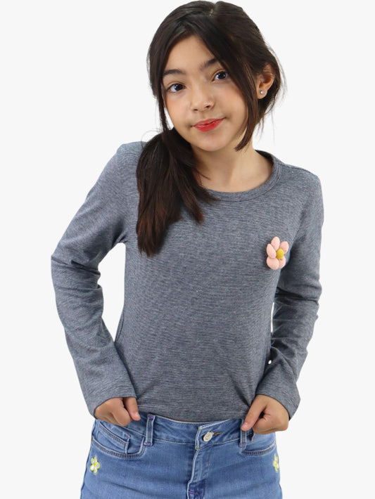 Playera manga larga con detalle de flor