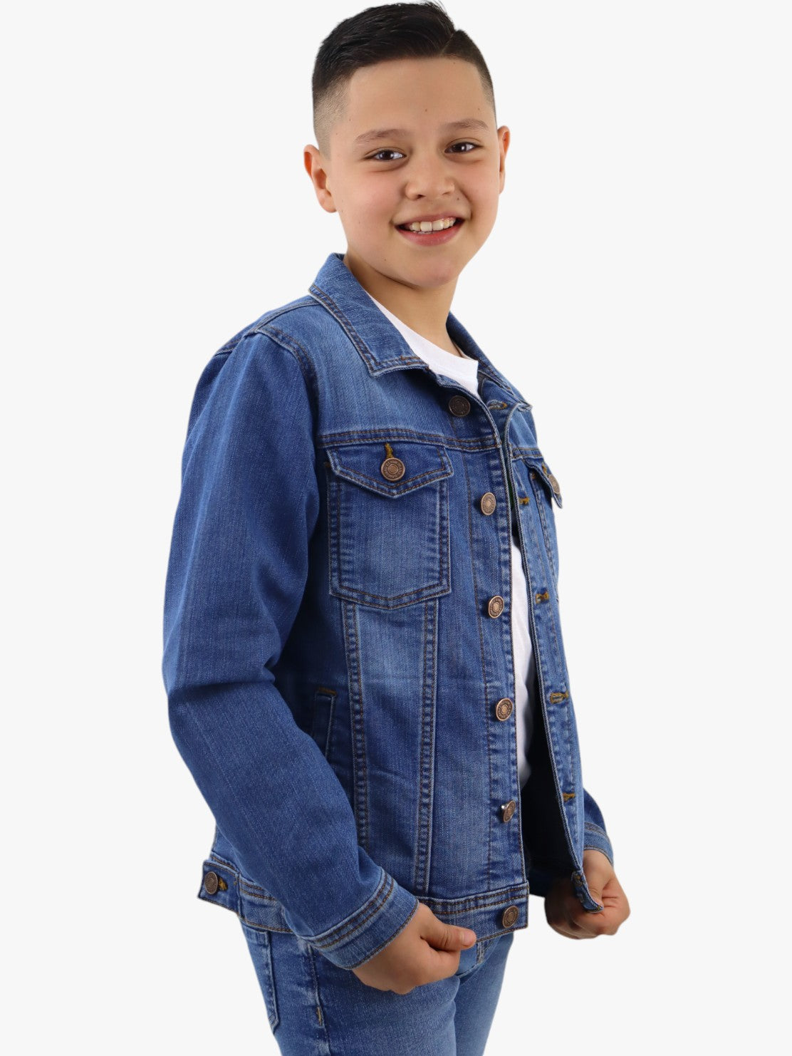 Chamarra denim azul oscuro deslavado