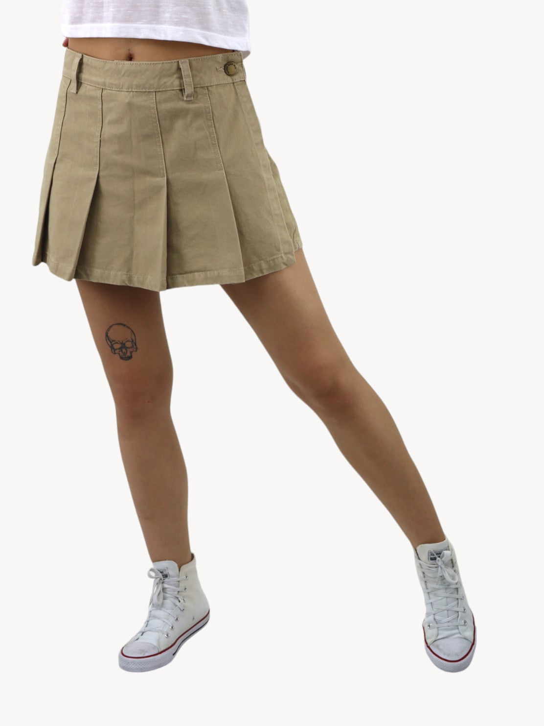 Falda short tableada de color khaki
