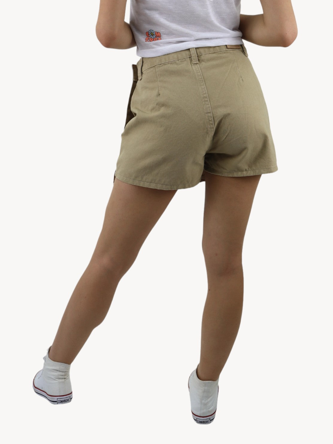 Falda short tableada de color khaki