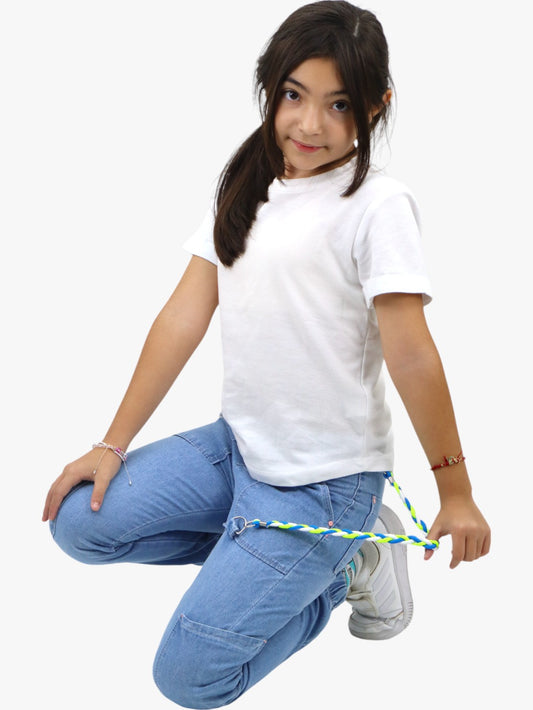 Jogger cargo con cadena decorativa