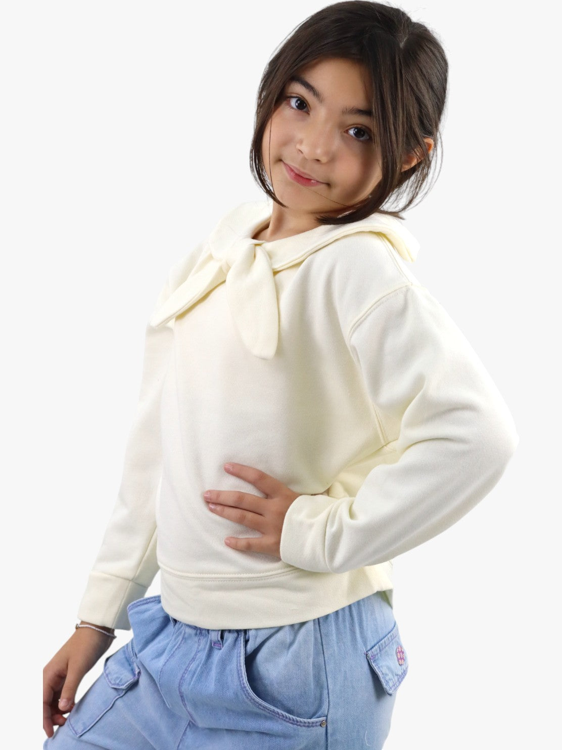 Sudadera cerrada con detalle de moño color hueso