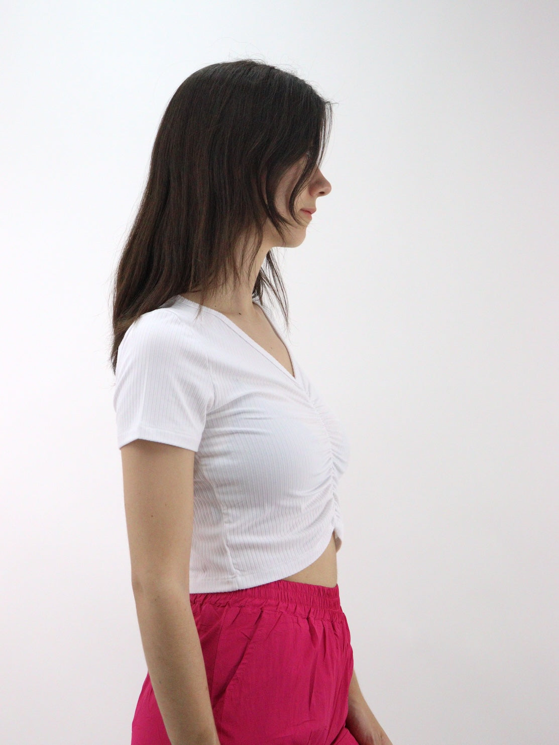 Crop corrugado de color blanco con cuello V