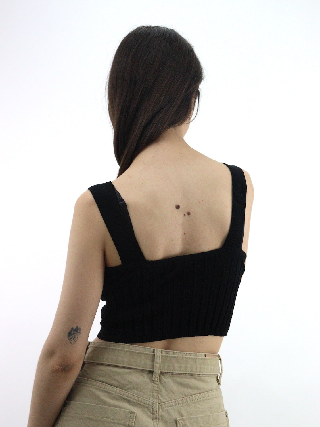 Blusa crop top de color negro