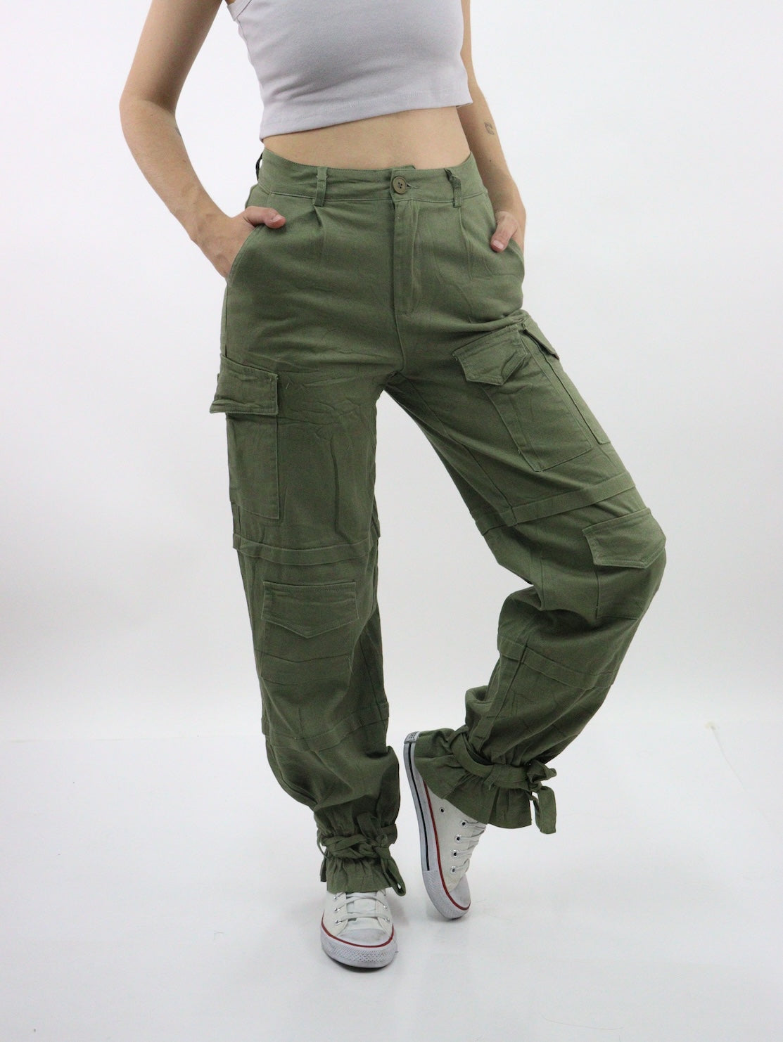 Pantalón cargo de color verde militar (NUEVA TEMPORADA)