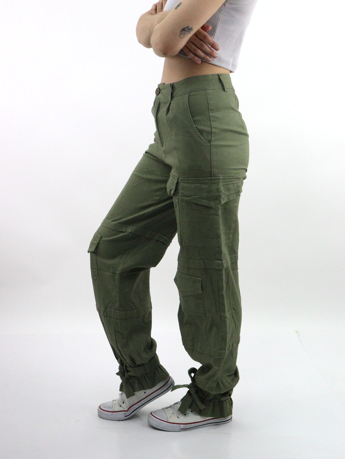 Pantalón cargo de color verde militar (NUEVA TEMPORADA)