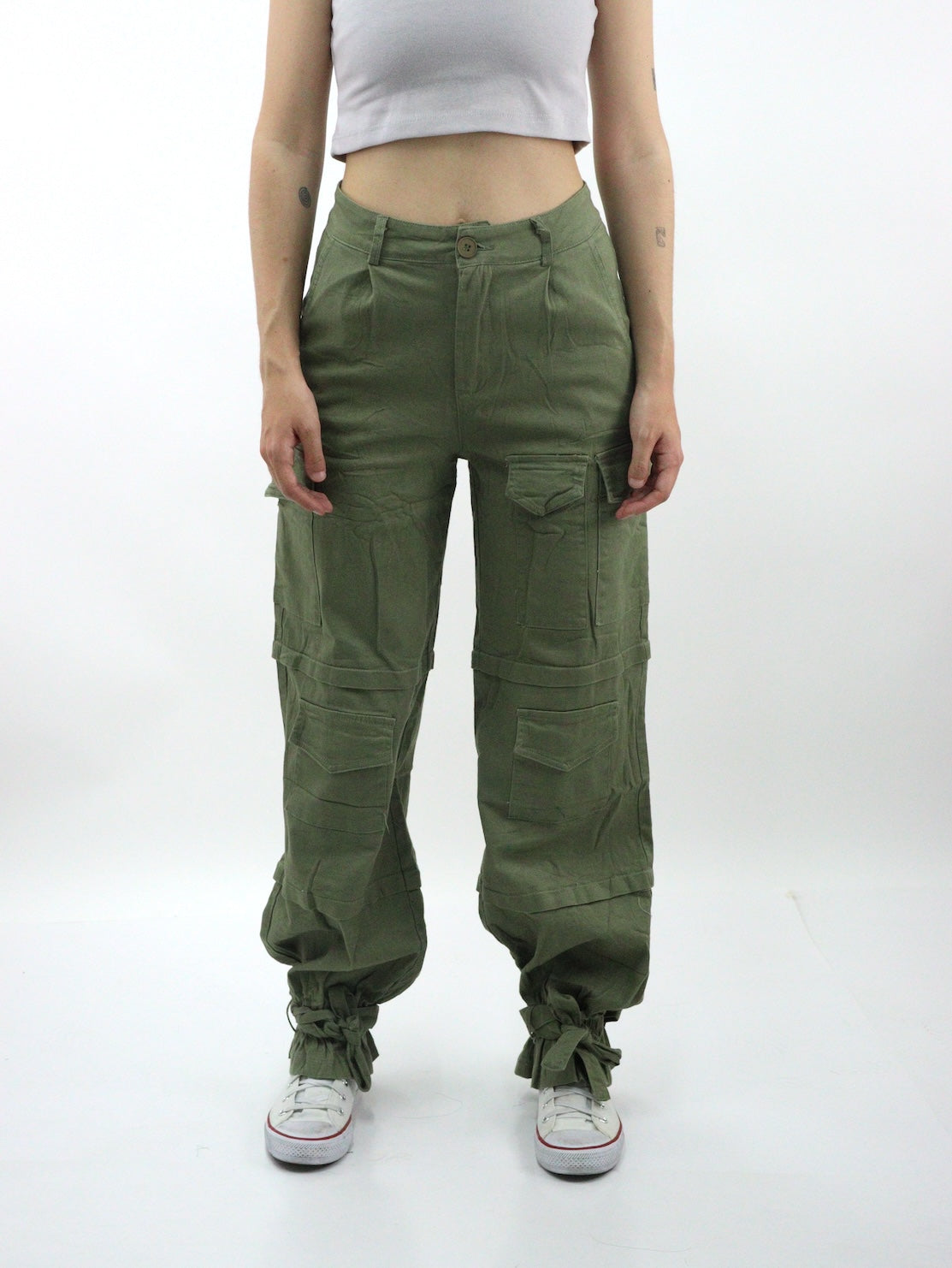 Pantalón cargo de color verde militar (NUEVA TEMPORADA)