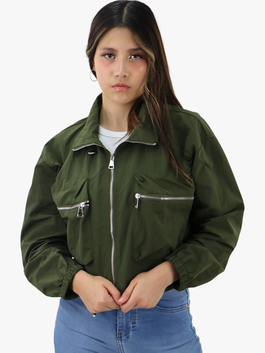 Chamarra rompevientos verde militar