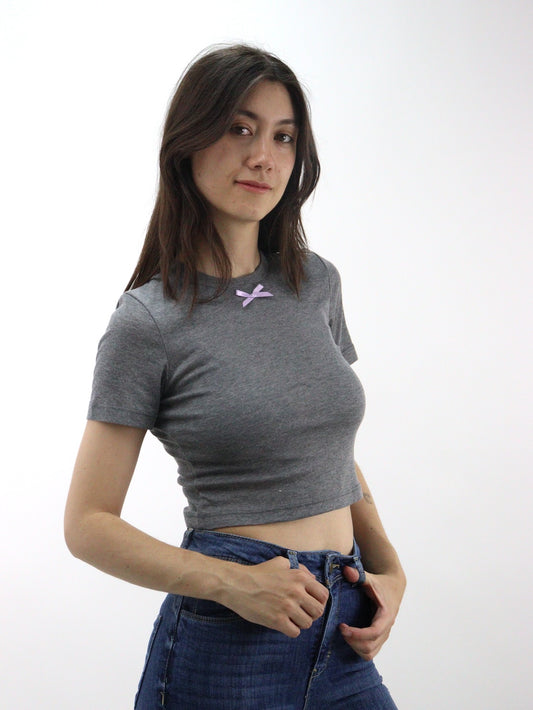 Playera coquette manga corta de color gris