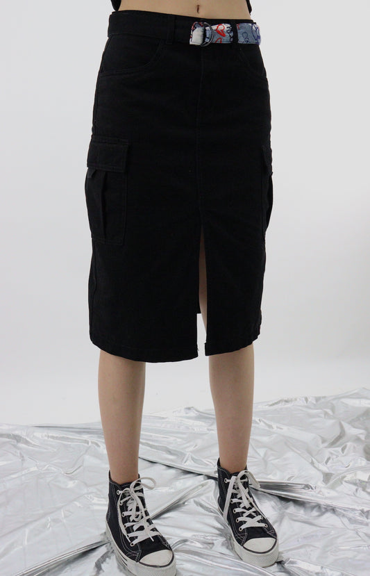 Falda midi con cinturón de color negro