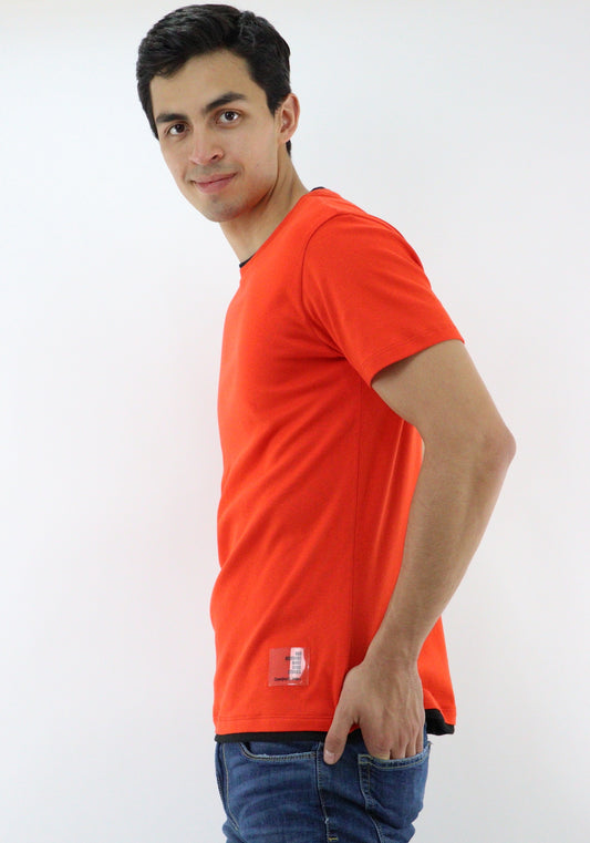 Playera manga corta de color combinado rojo/negro