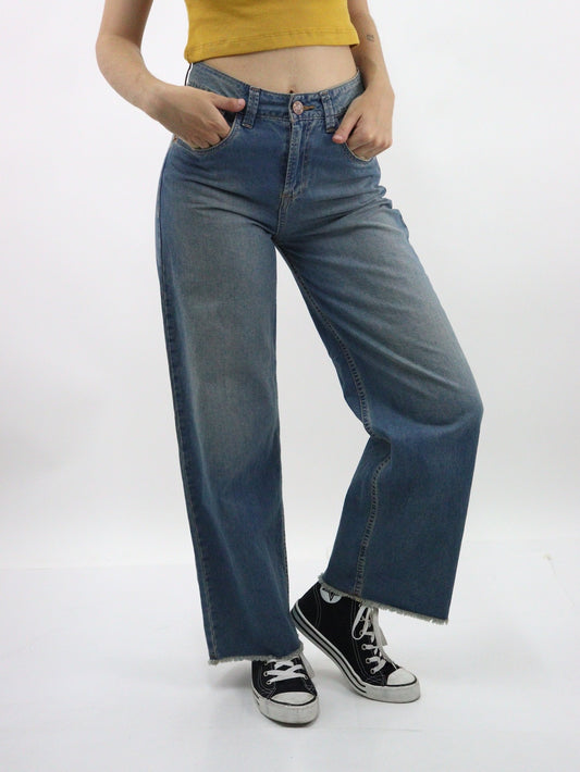 Jeans mom wide de color azul con tinta (NUEVA TEMPORADA)