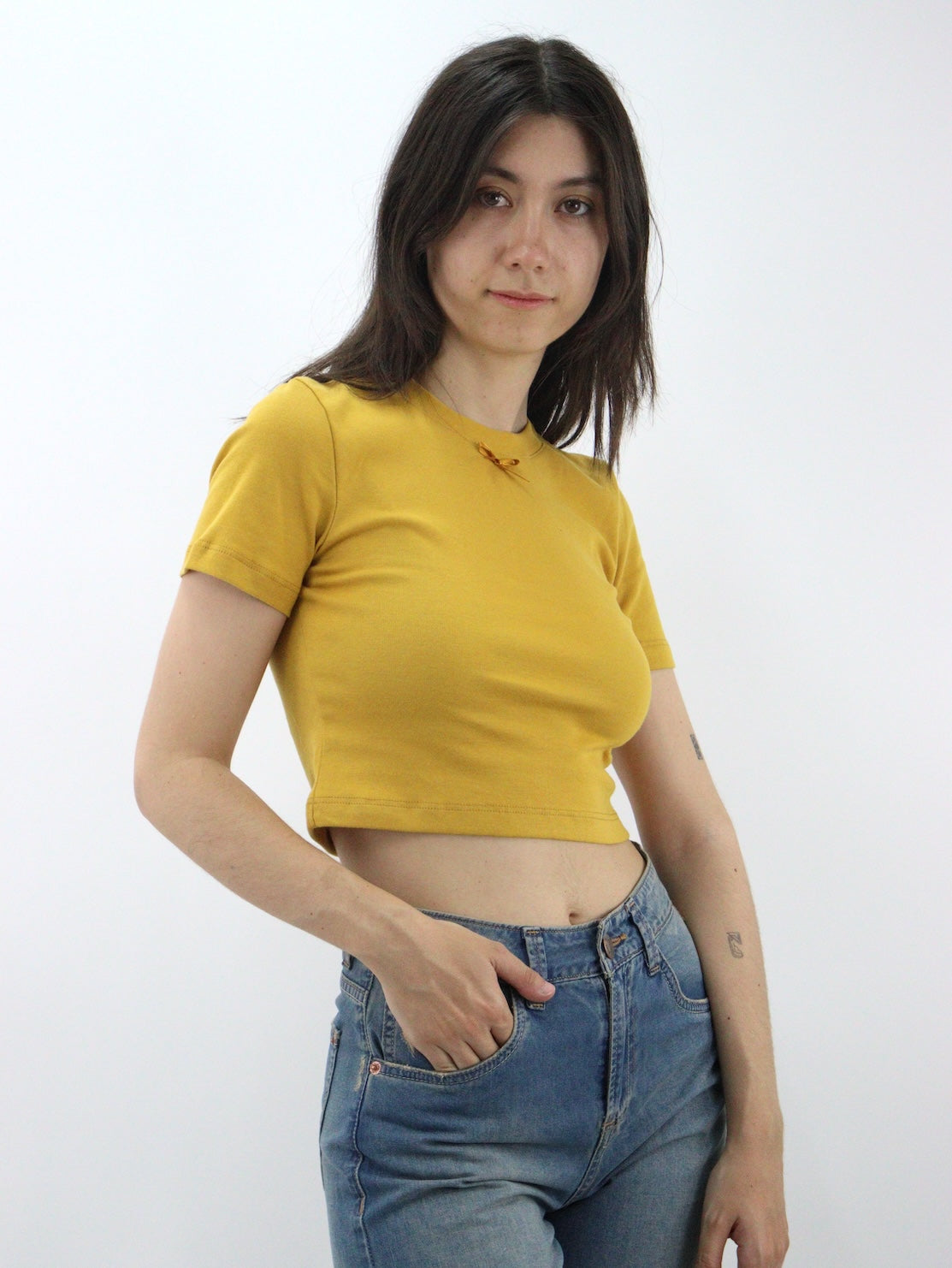 Playera coquette manga corta de color amarillo mostaza (NUEVA TEMPORADA)