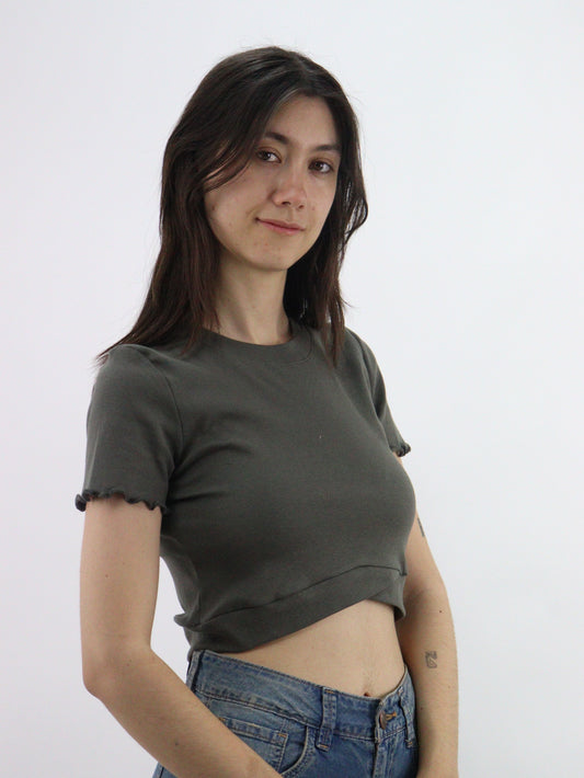 Playera manga corta de color verde militar