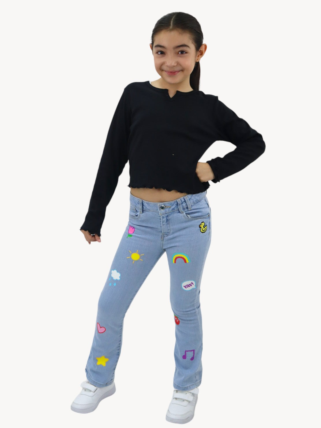 Jeans acampanado con estampado