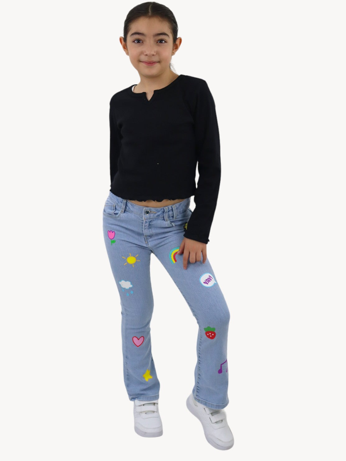 Jeans acampanado con estampado
