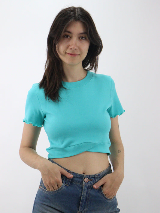 Playera manga corta de color verde turquesa