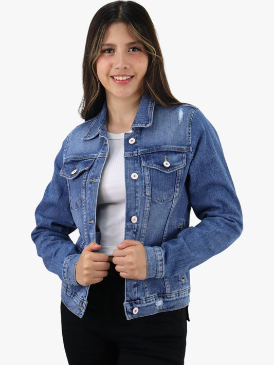 Chamarra denim de color azul medio