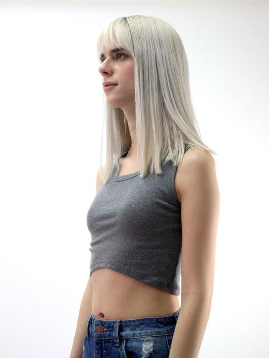 Playera tank básica de color gris oxford