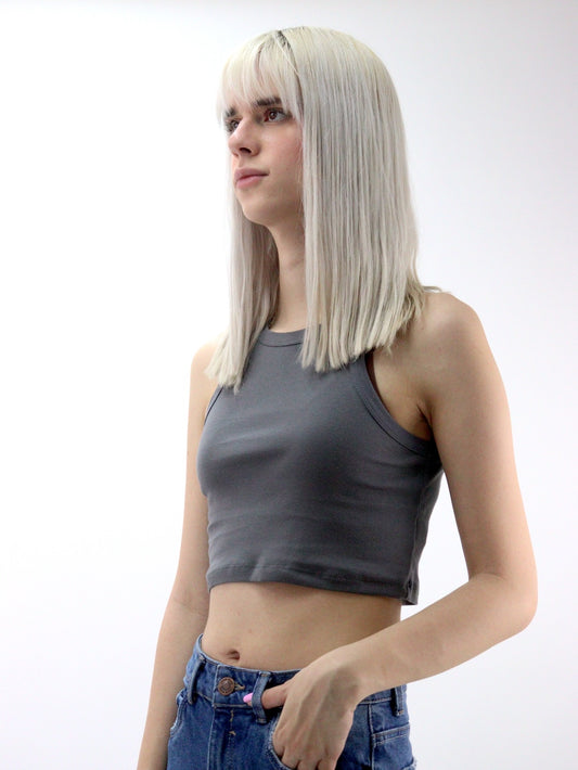 Playera tank básica de color gris oxford
