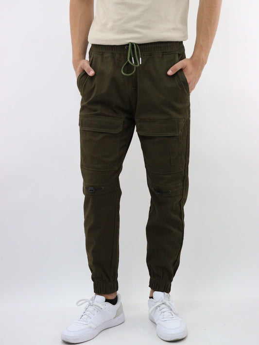 Jogger cargo con bolsillos laterales de color verde militar (NUEVA TEMPORADA)