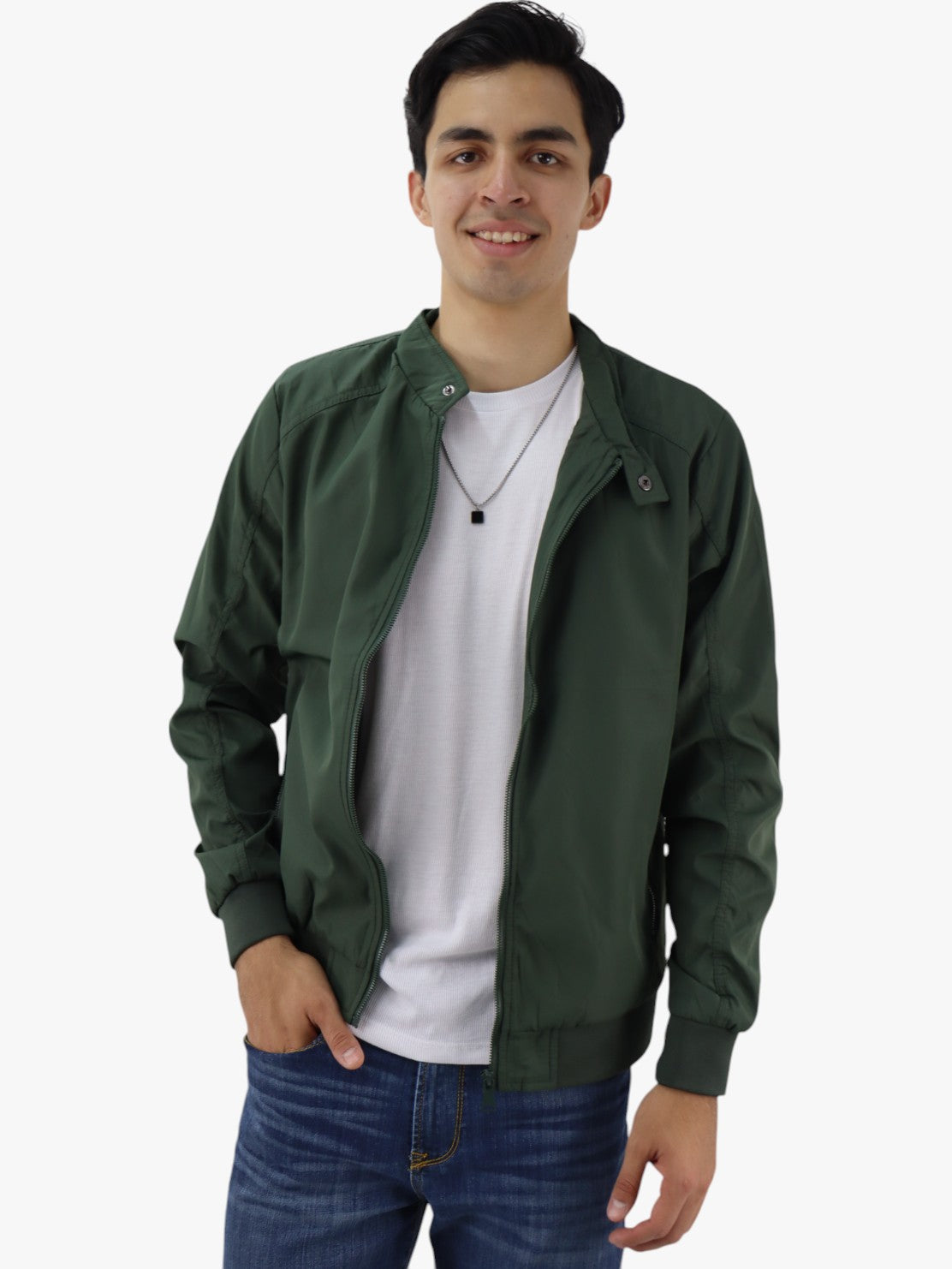 Chamarra bomber de color verde militar
