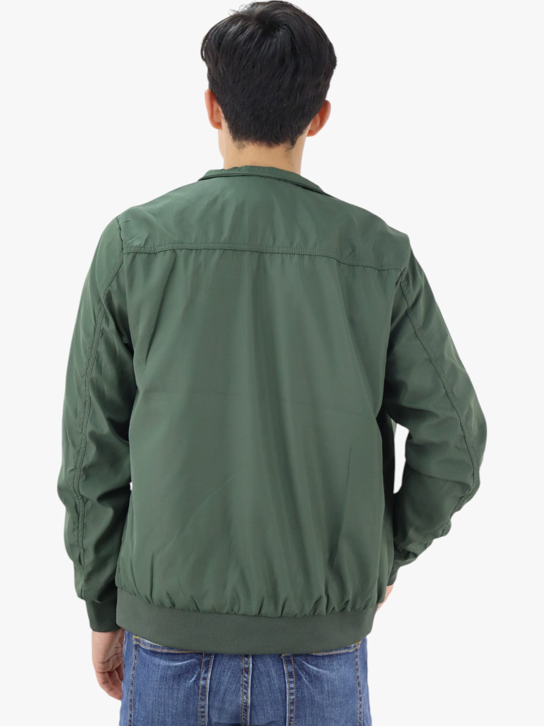 Chamarra bomber de color verde militar
