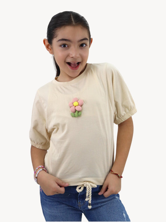 Playera beige con detalle floral