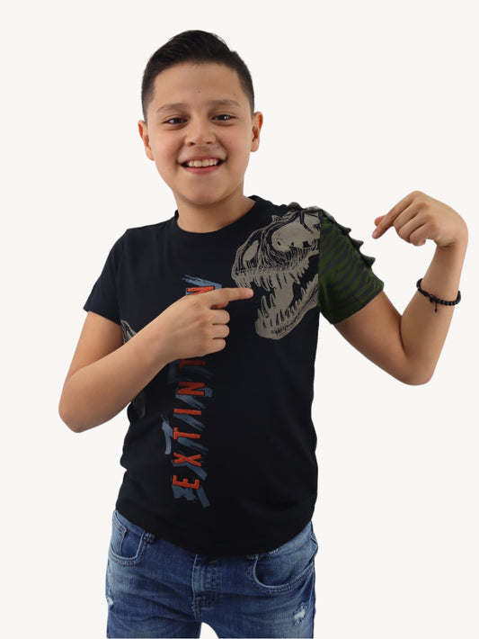 Playera manga corta con diseño de dinosaurio
